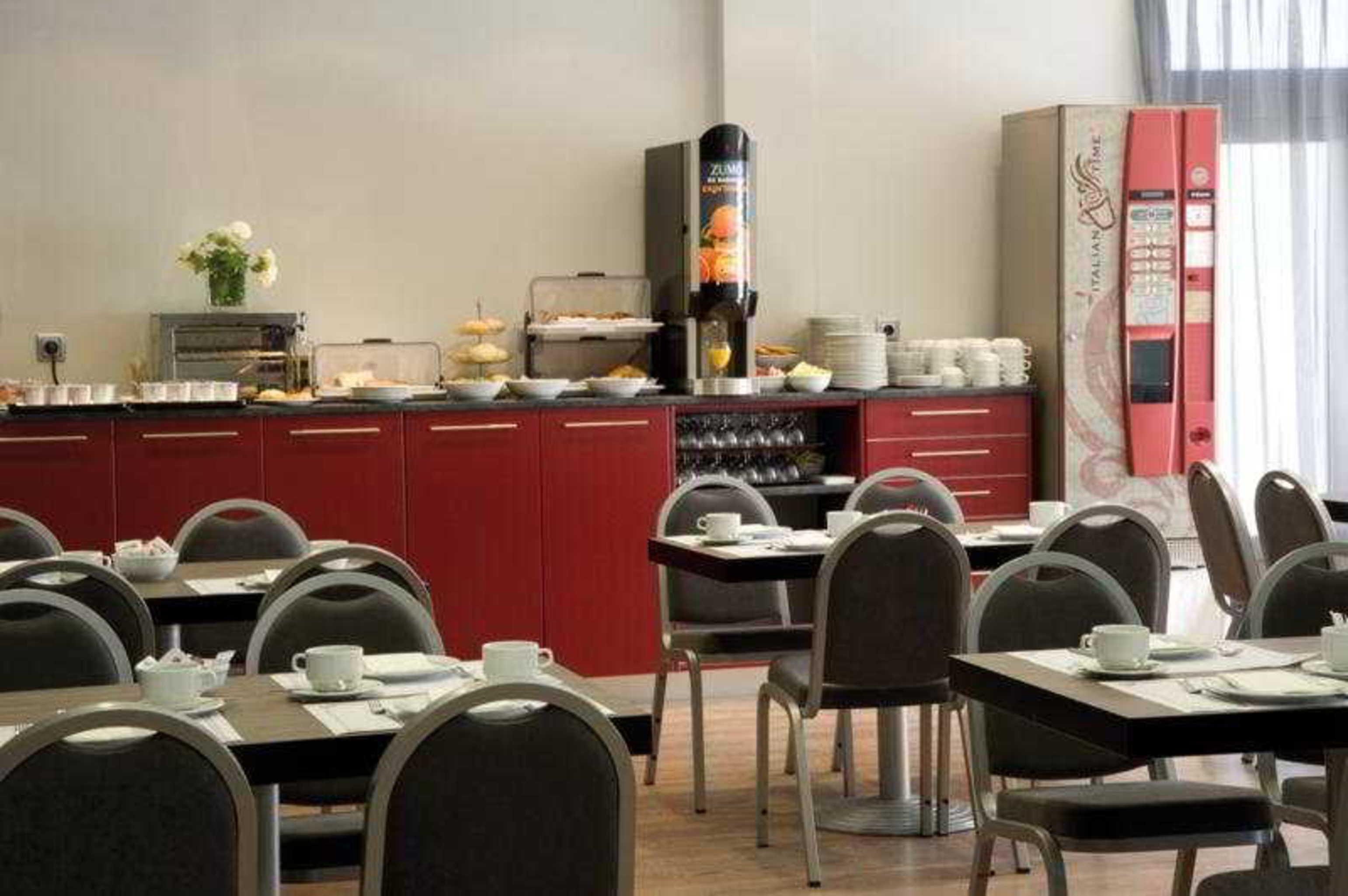 Hotel Cisneros Alcalá de Henares Ресторант снимка
